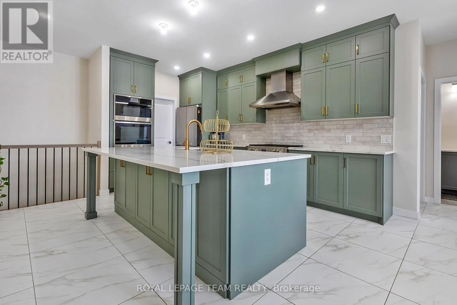 224 TRUDEAU CRESCENT