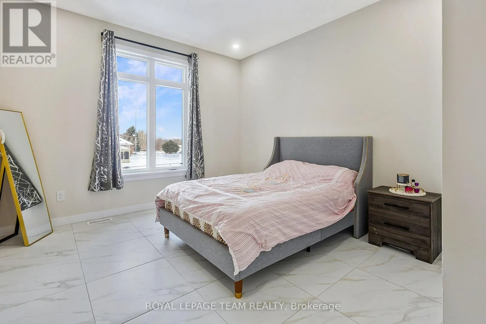 224 TRUDEAU CRESCENT