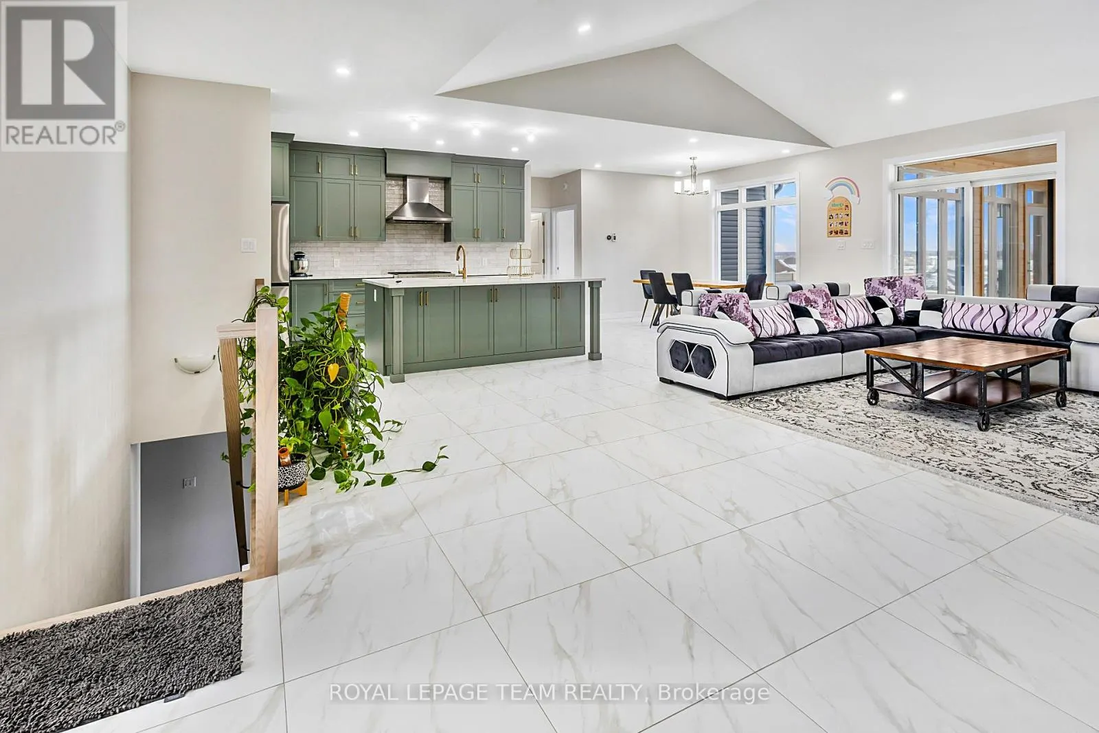 224 TRUDEAU CRESCENT