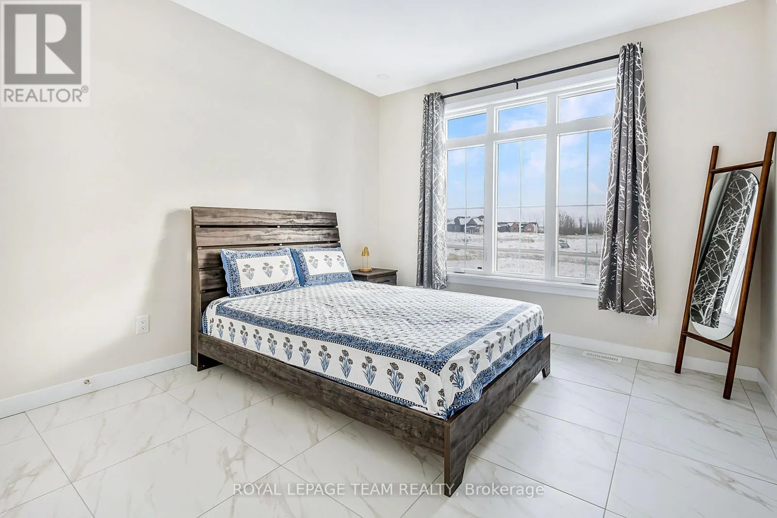 224 TRUDEAU CRESCENT