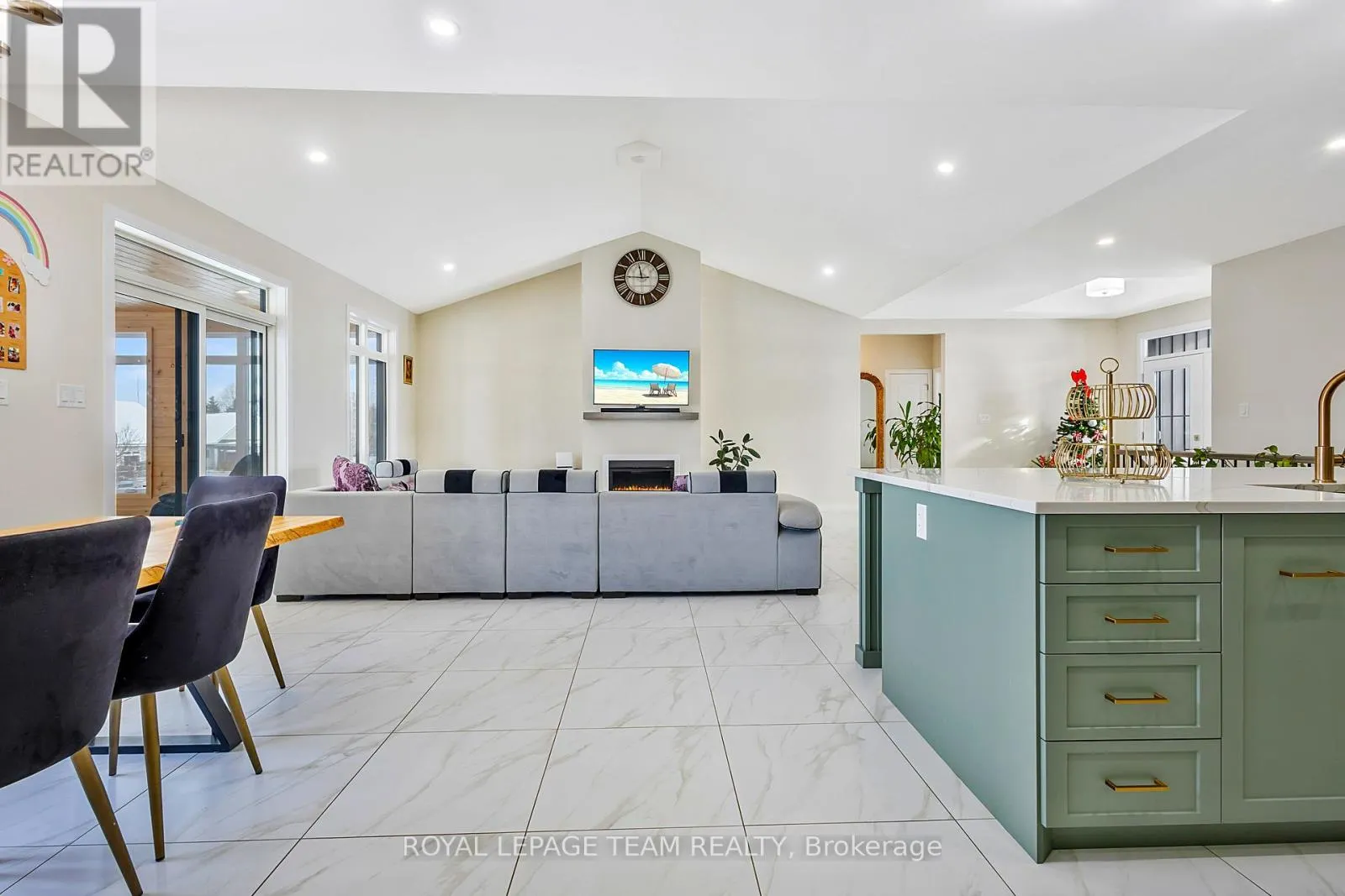 224 TRUDEAU CRESCENT