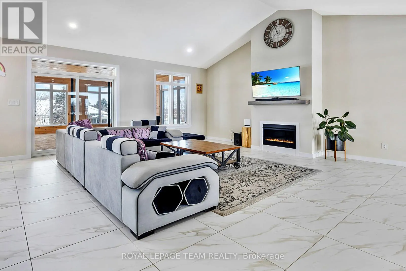 224 TRUDEAU CRESCENT
