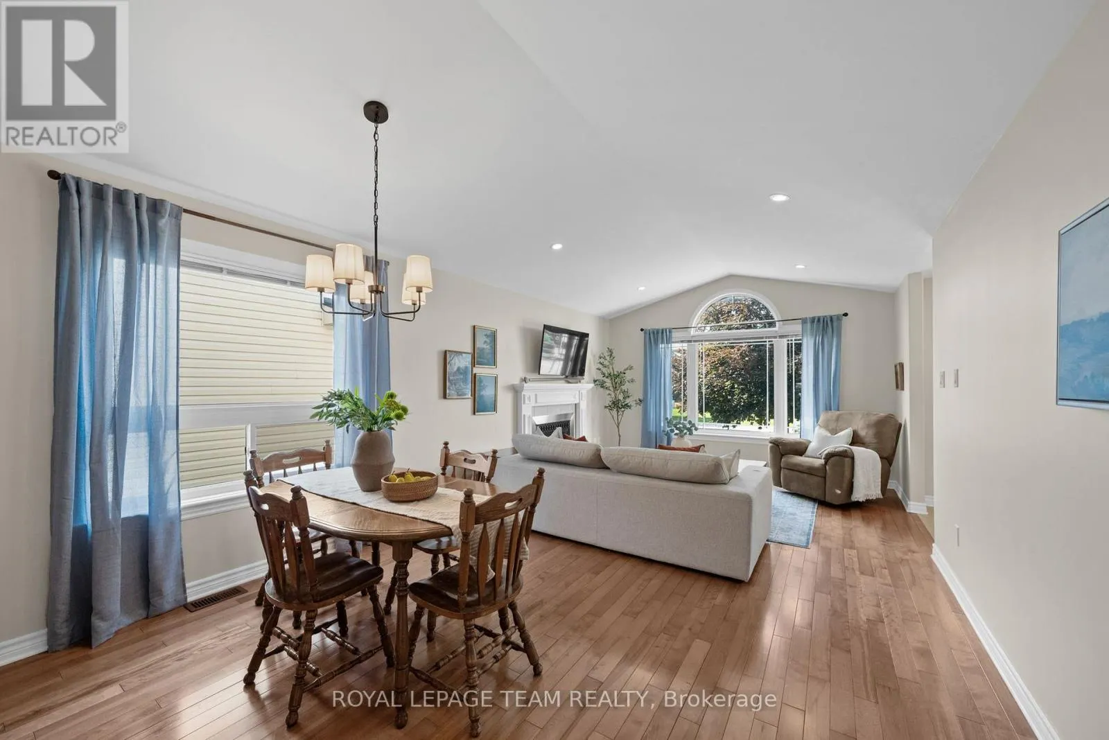6 STONEHAVEN WAY