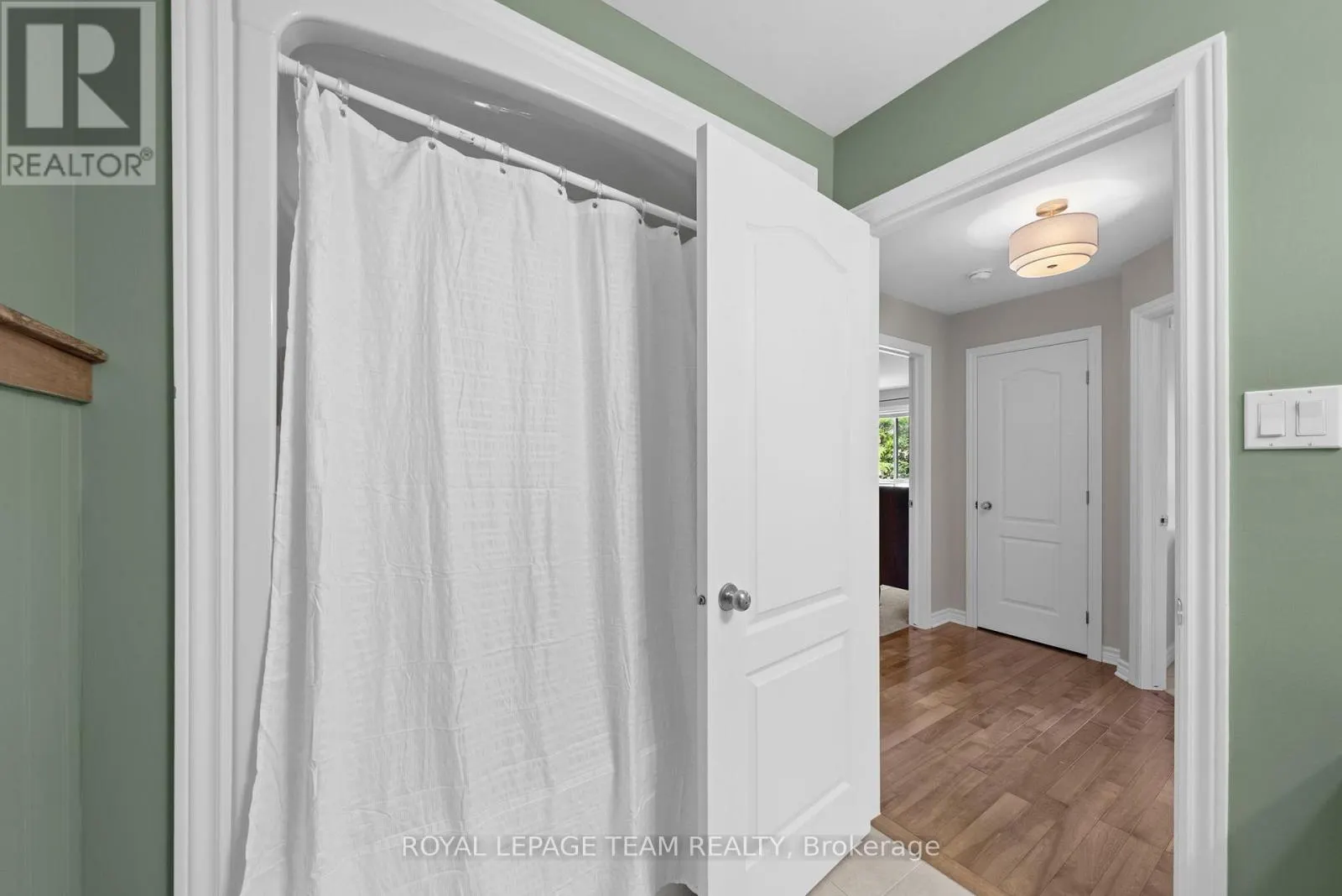 6 STONEHAVEN WAY