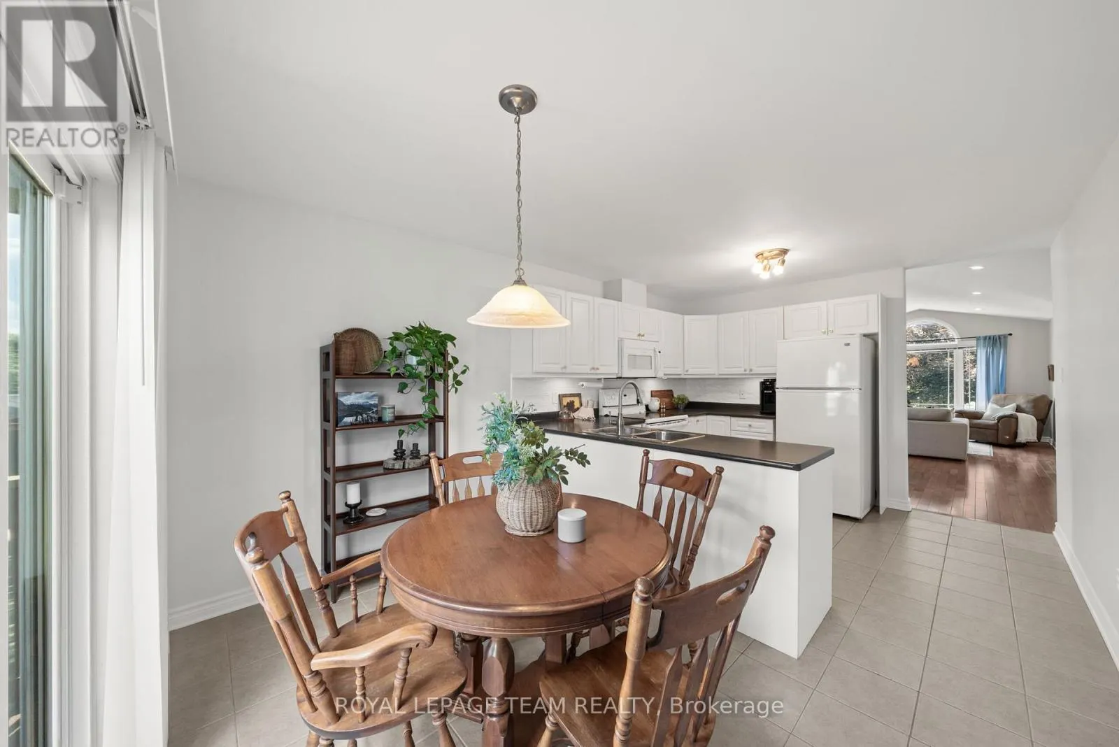 6 STONEHAVEN WAY
