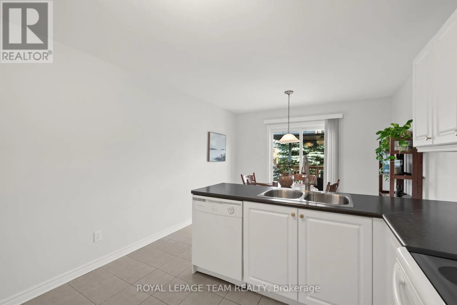 6 STONEHAVEN WAY