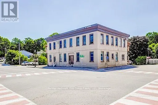 25 KING STREET E
