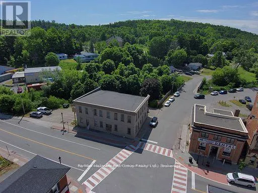 25 KING STREET E