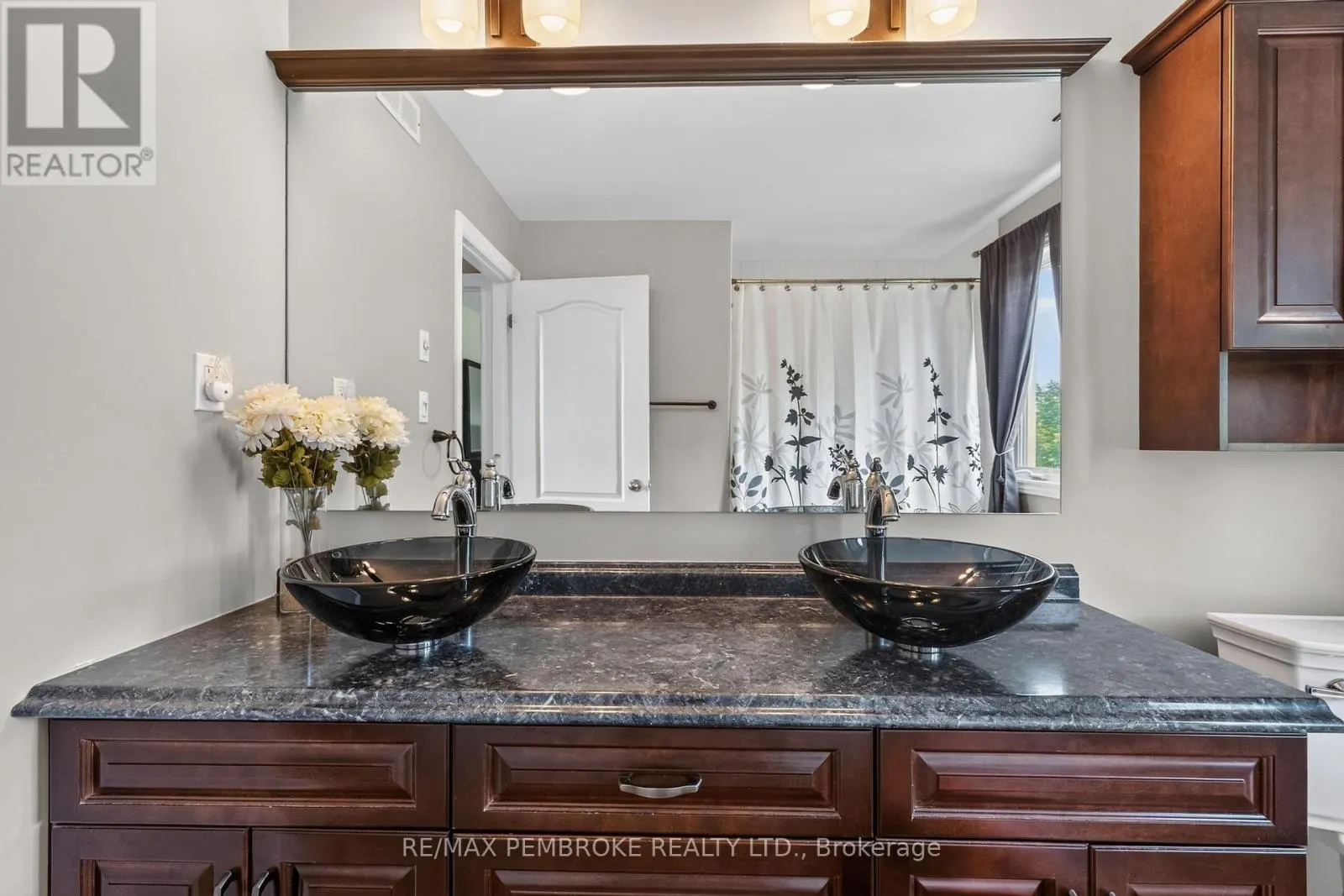 9 HERON DRIVE