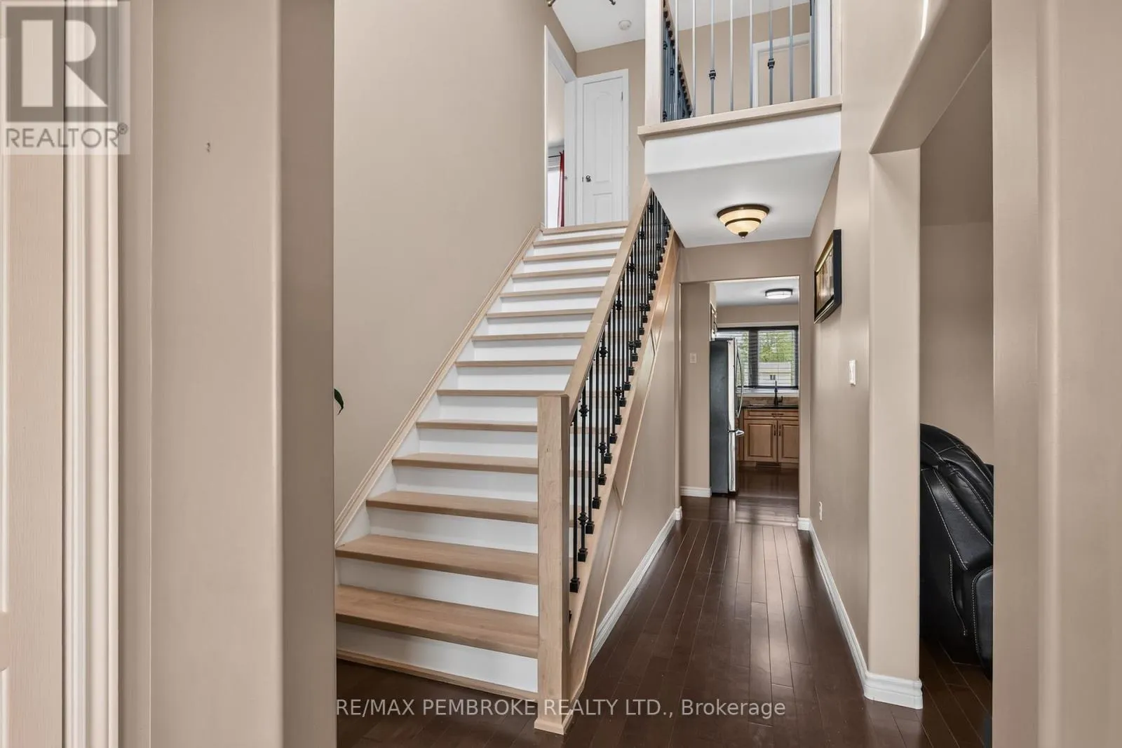 9 HERON DRIVE