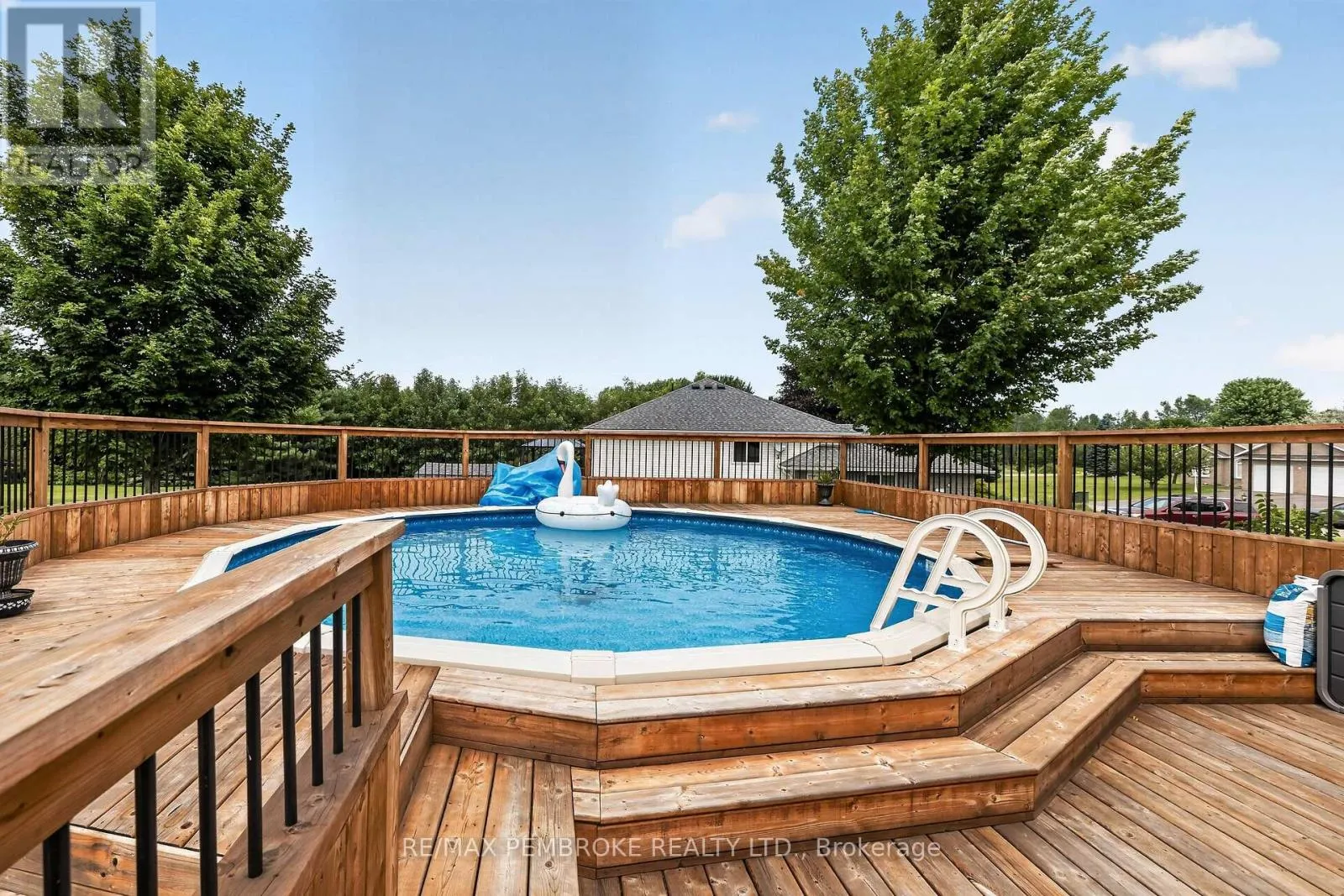 9 HERON DRIVE