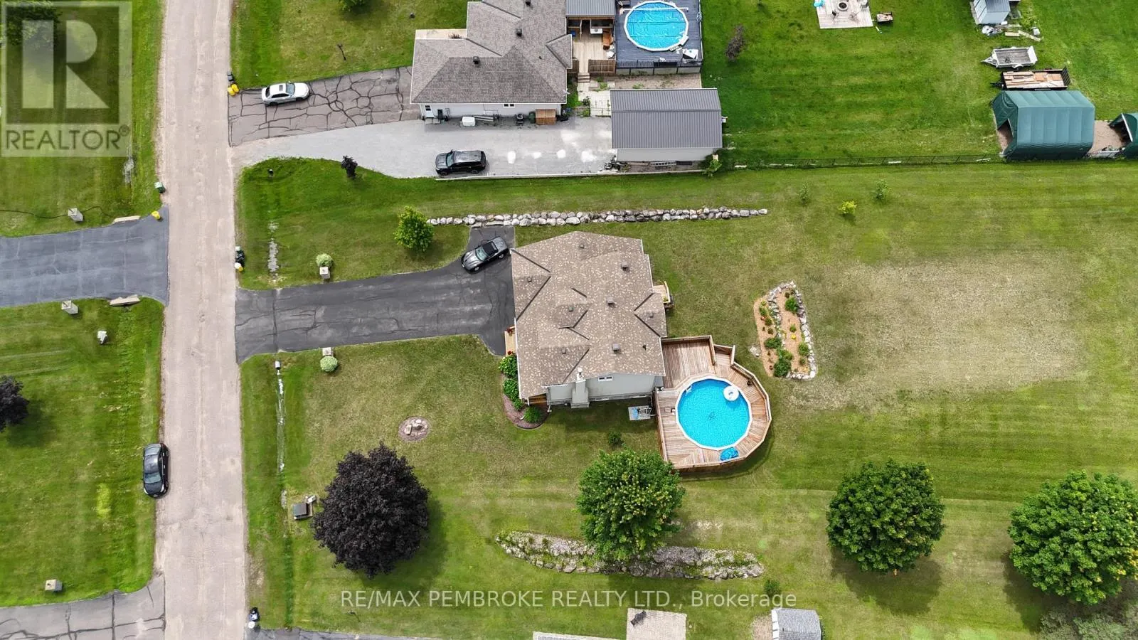 9 HERON DRIVE