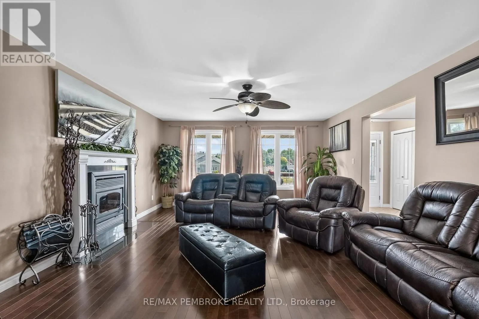 9 HERON DRIVE