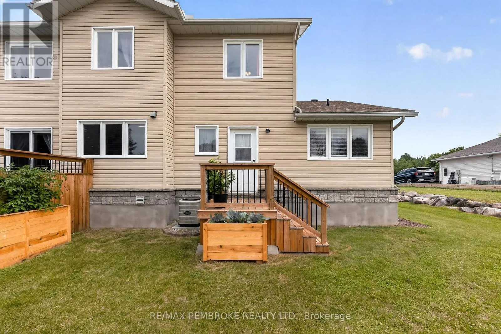 9 HERON DRIVE