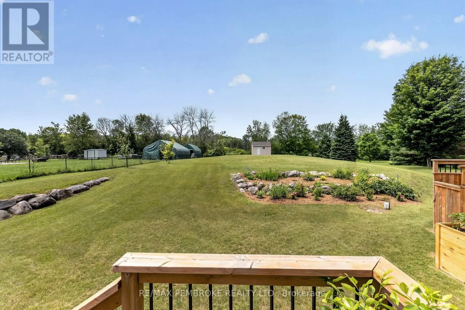 9 HERON DRIVE