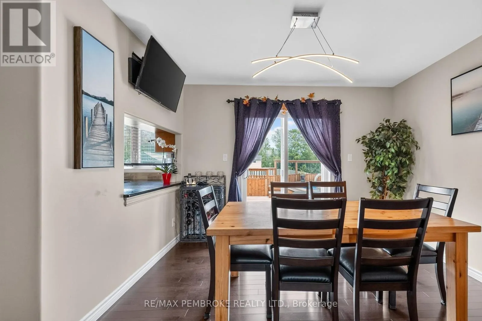 9 HERON DRIVE