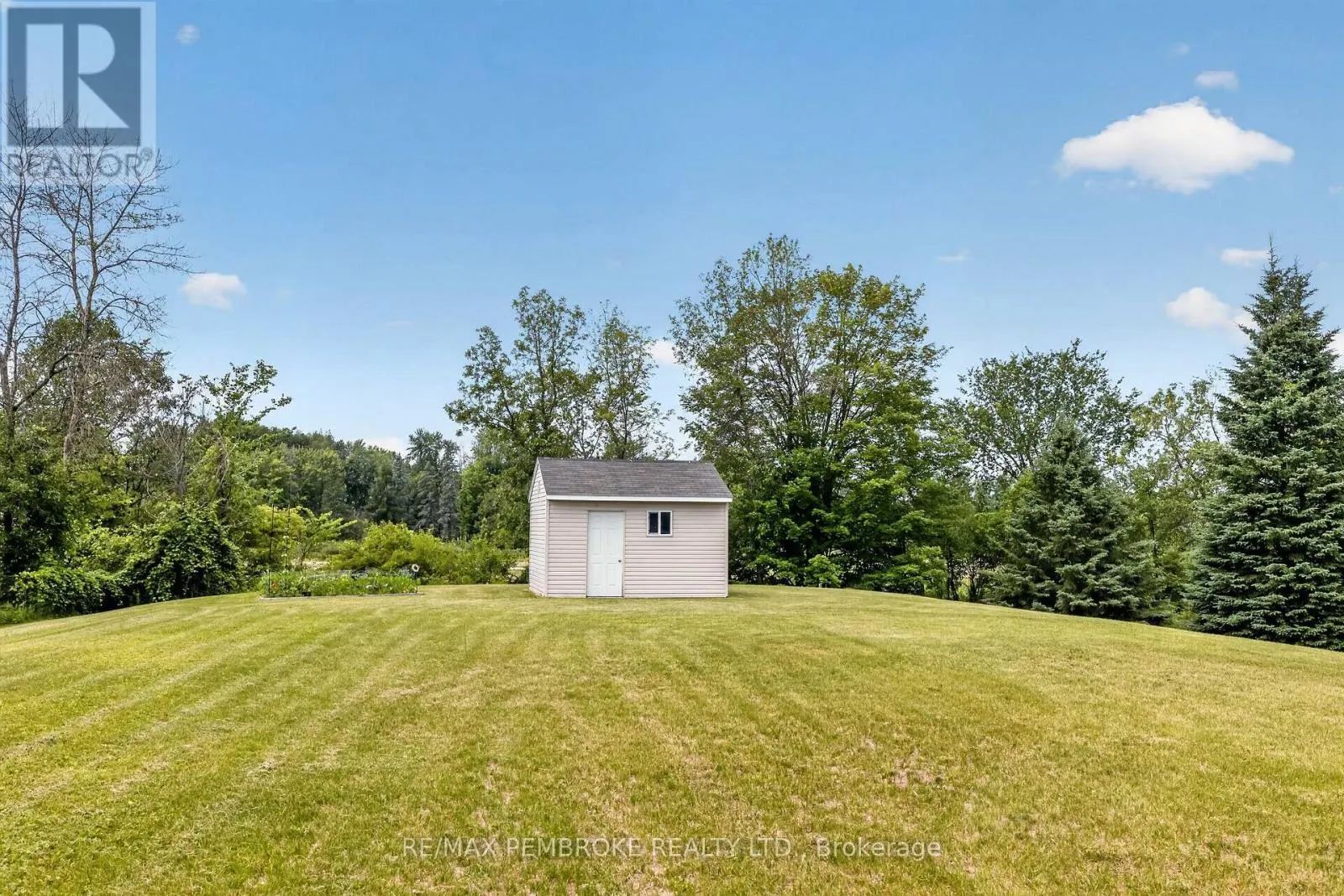 9 HERON DRIVE