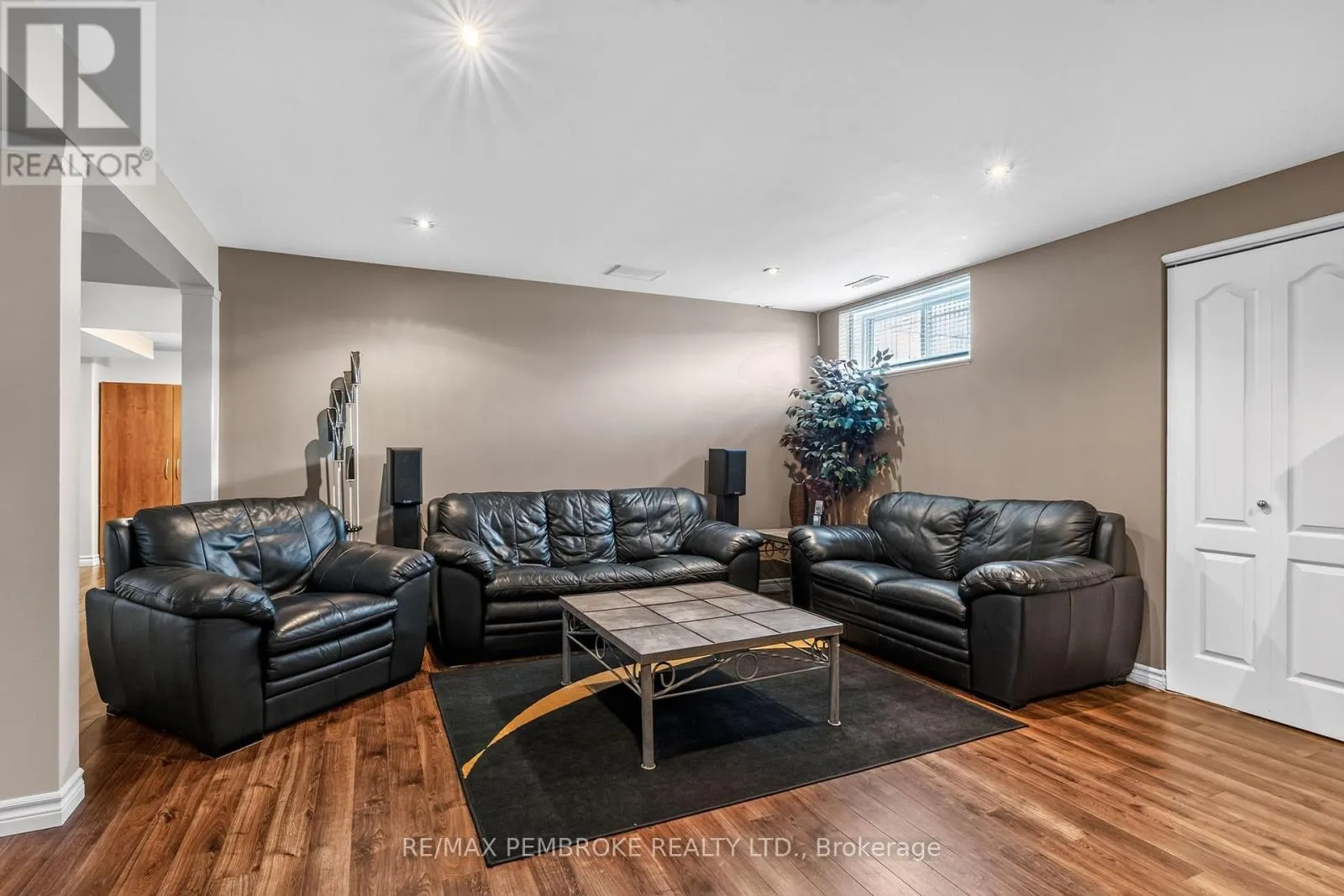 9 HERON DRIVE