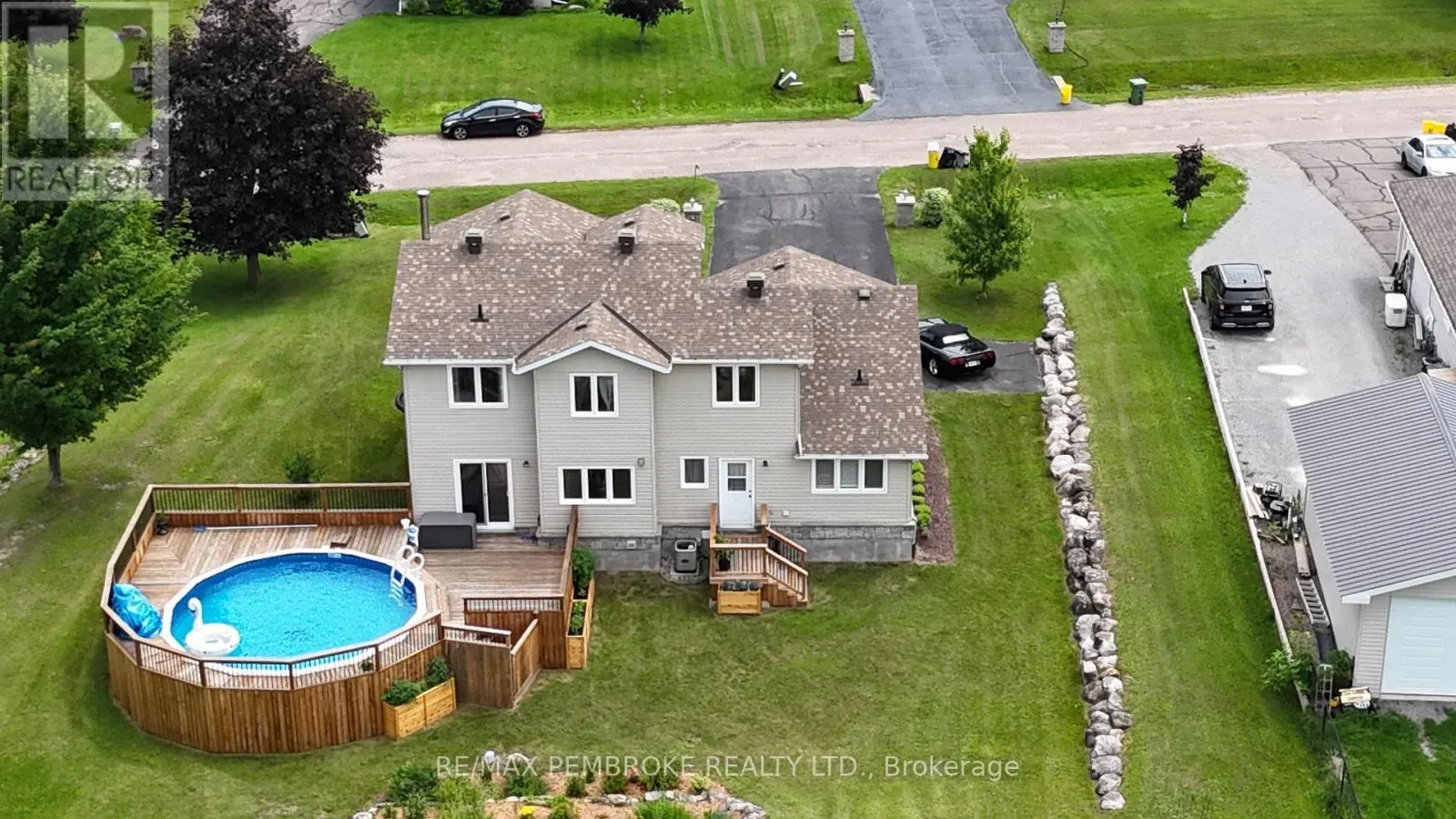 9 HERON DRIVE
