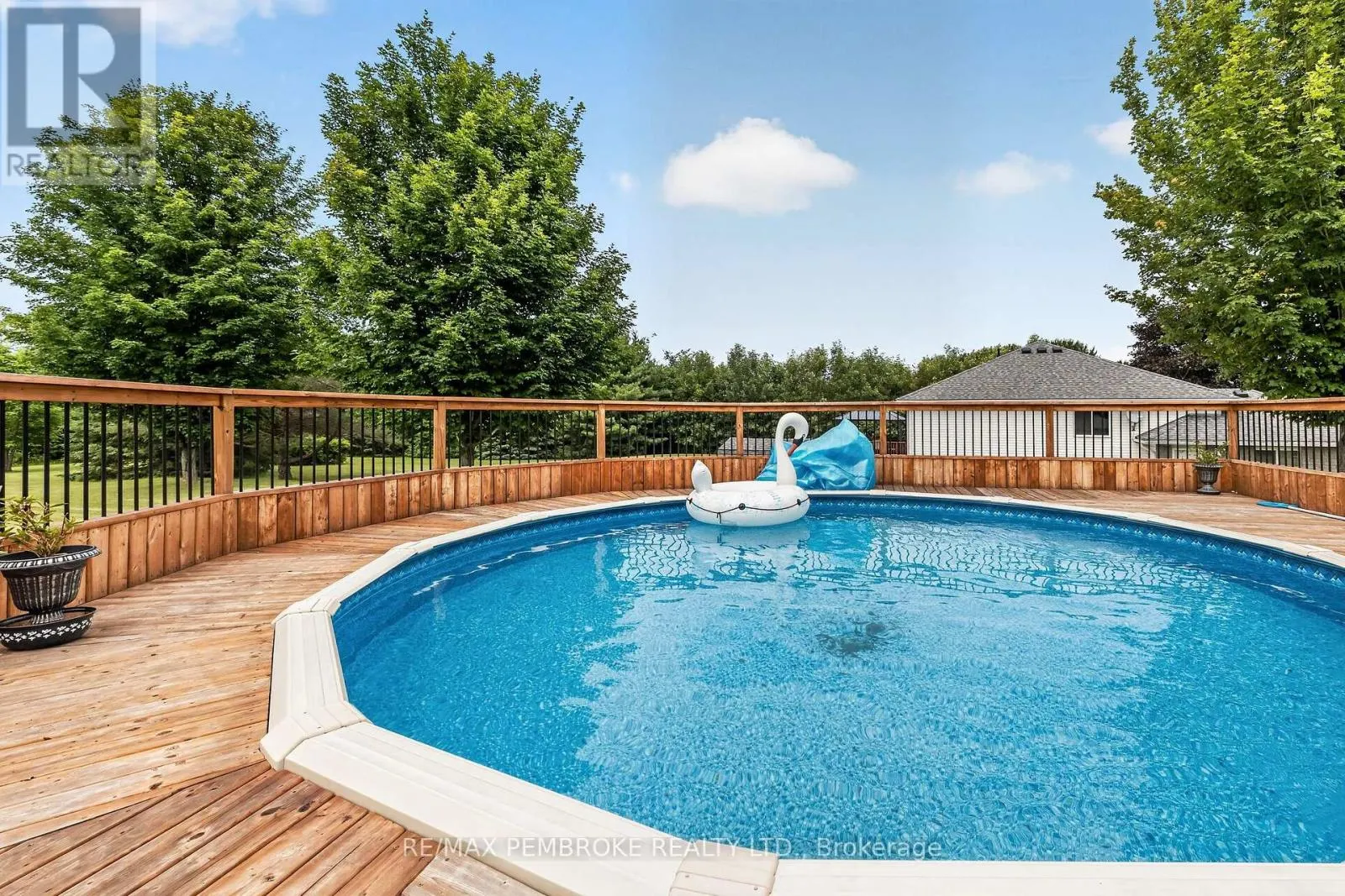9 HERON DRIVE