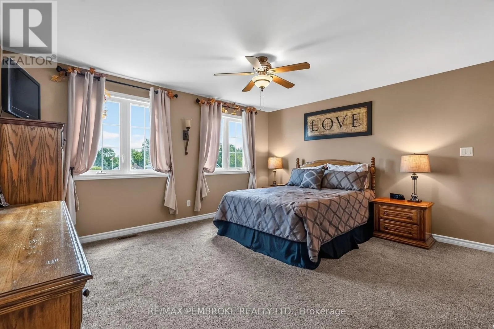 9 HERON DRIVE