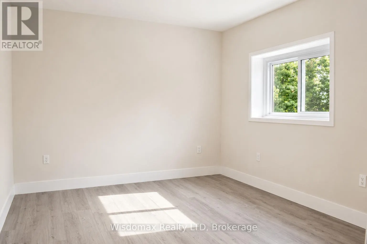 110 QUEEN STREET S