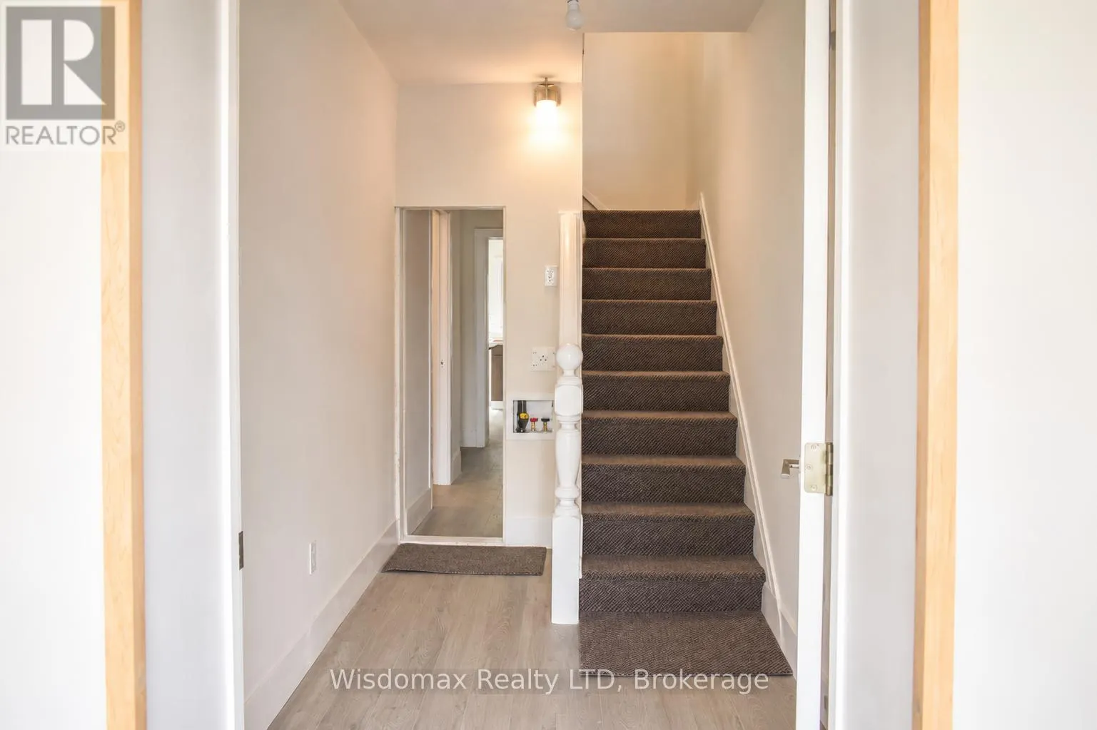 110 QUEEN STREET S