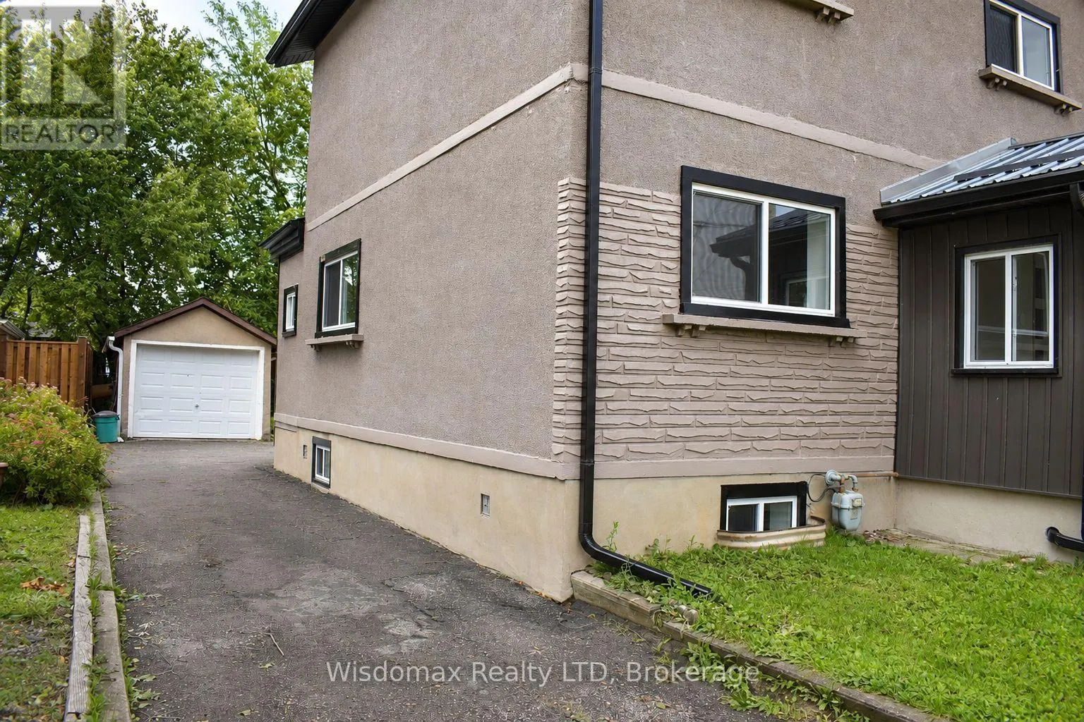 110 QUEEN STREET S