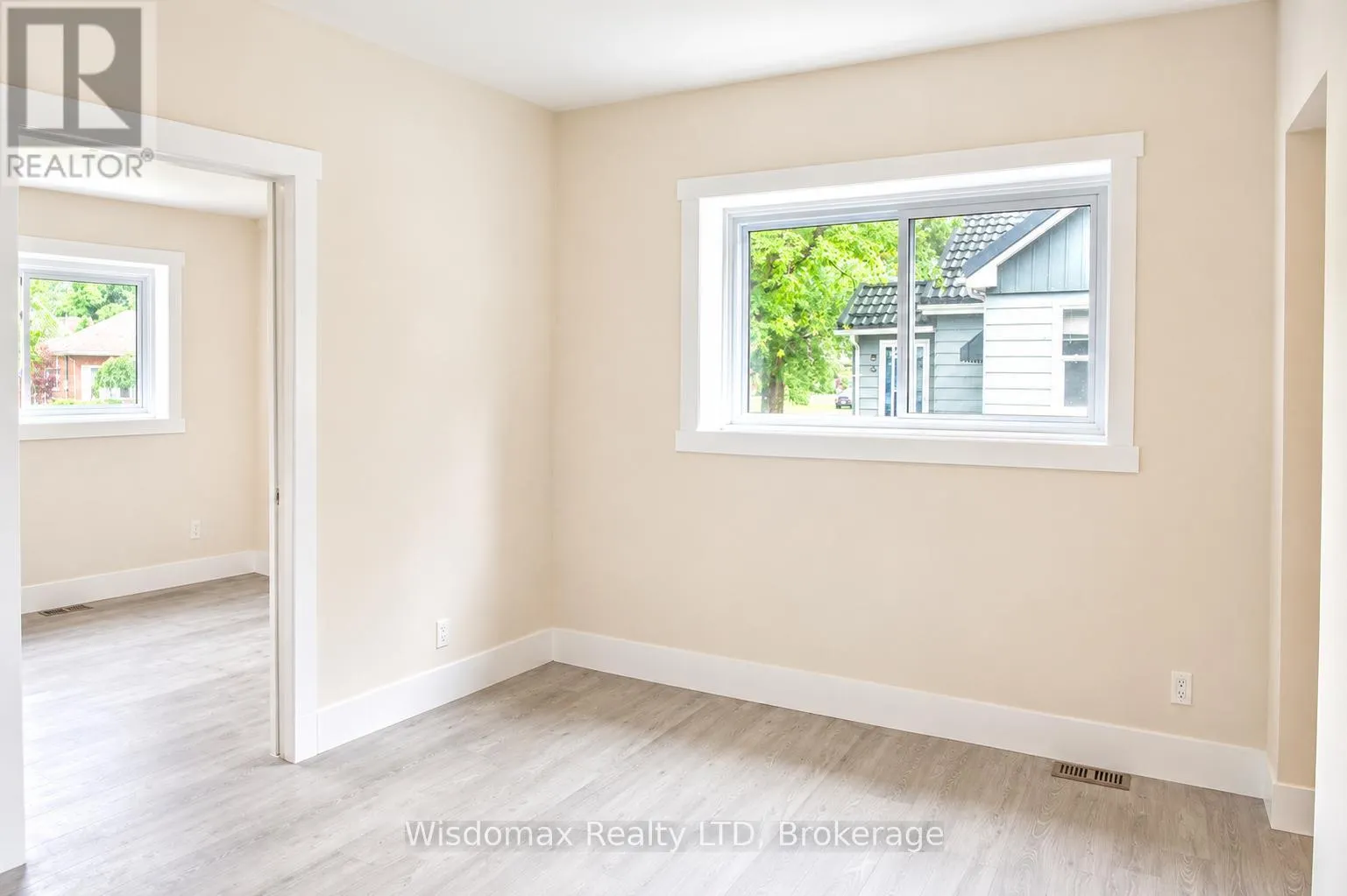 110 QUEEN STREET S