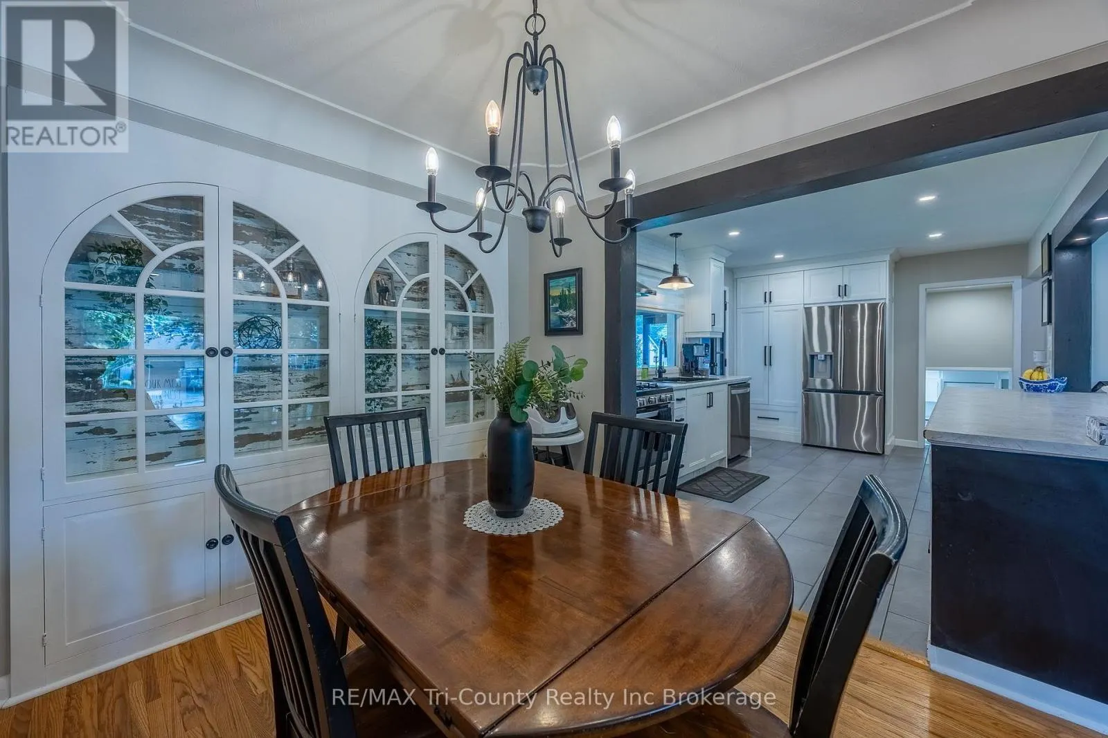 30 FAIRFIELD CRESCENT