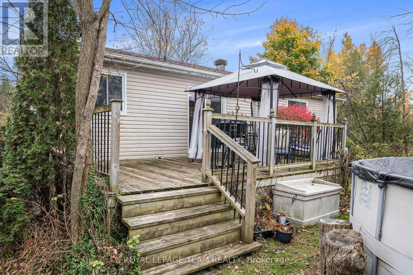 4 BLACK WALNUT ROAD