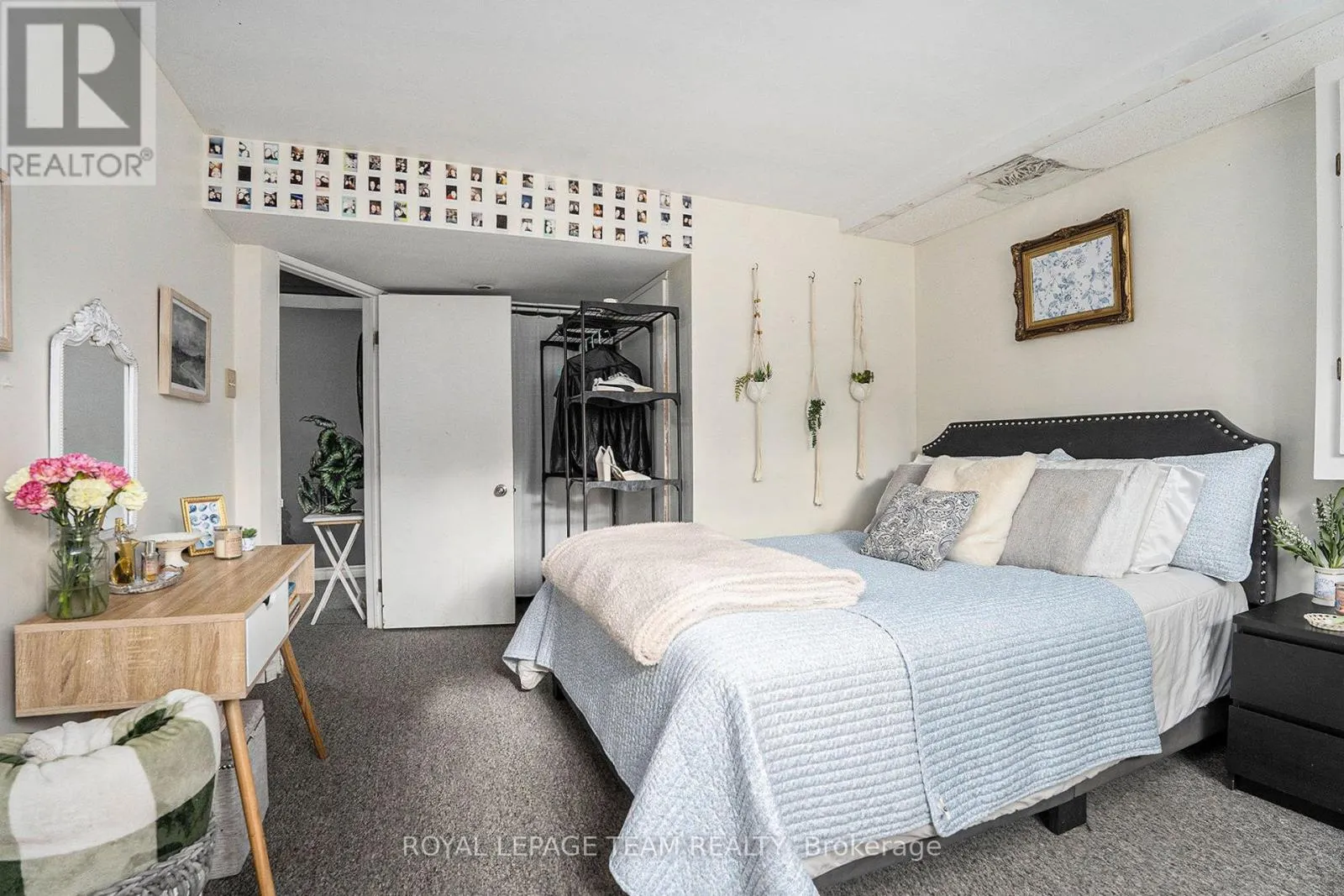 4 BLACK WALNUT ROAD
