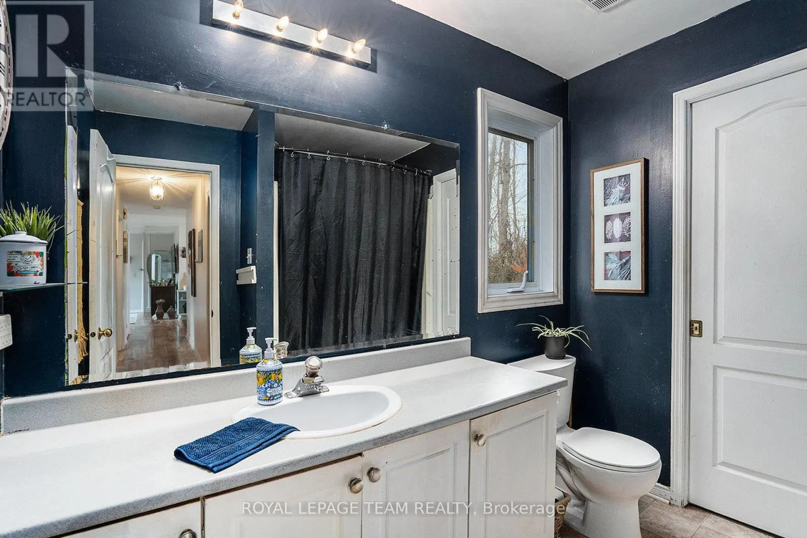 4 BLACK WALNUT ROAD