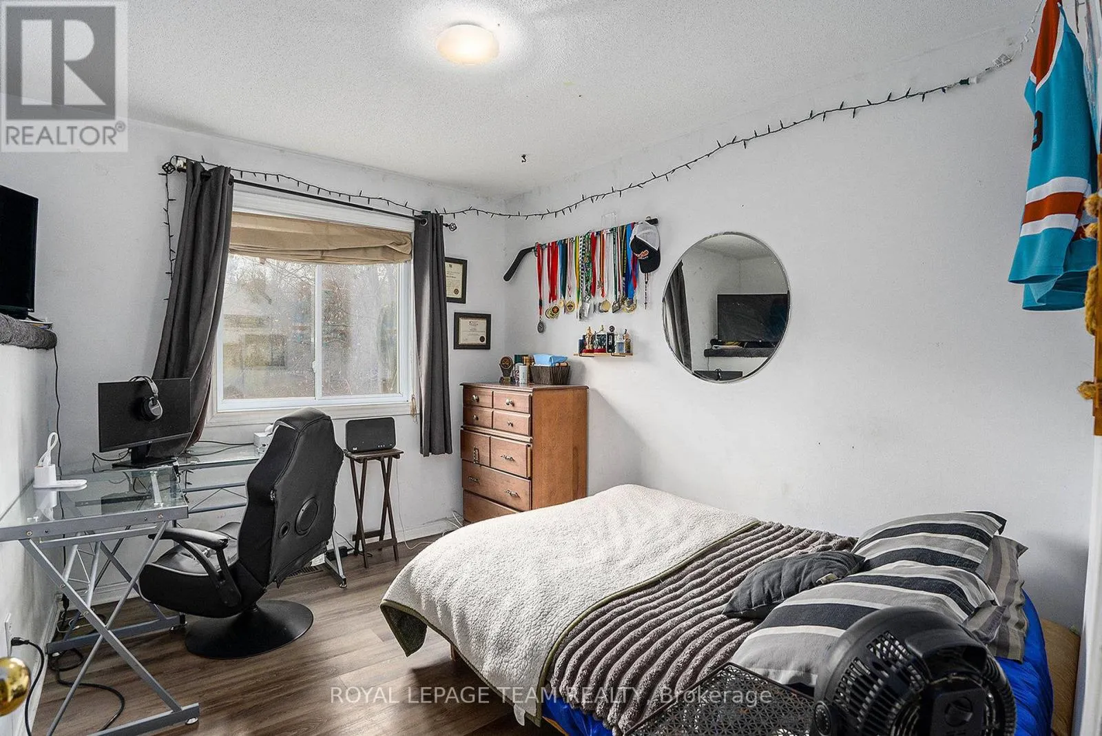 4 BLACK WALNUT ROAD