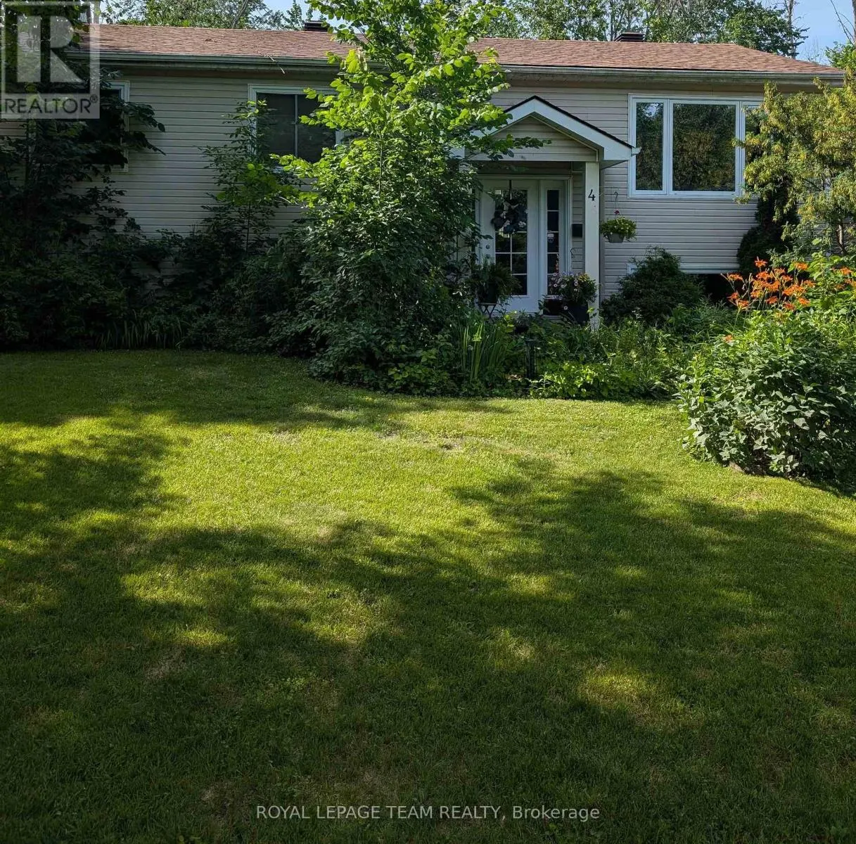 4 BLACK WALNUT ROAD