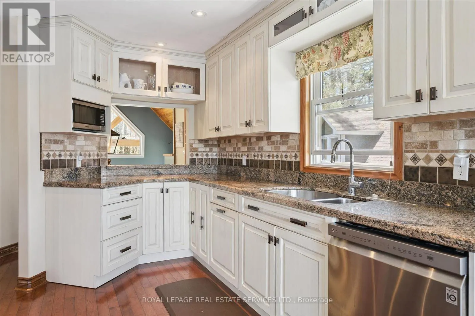 1383 MOON RIVER ROAD