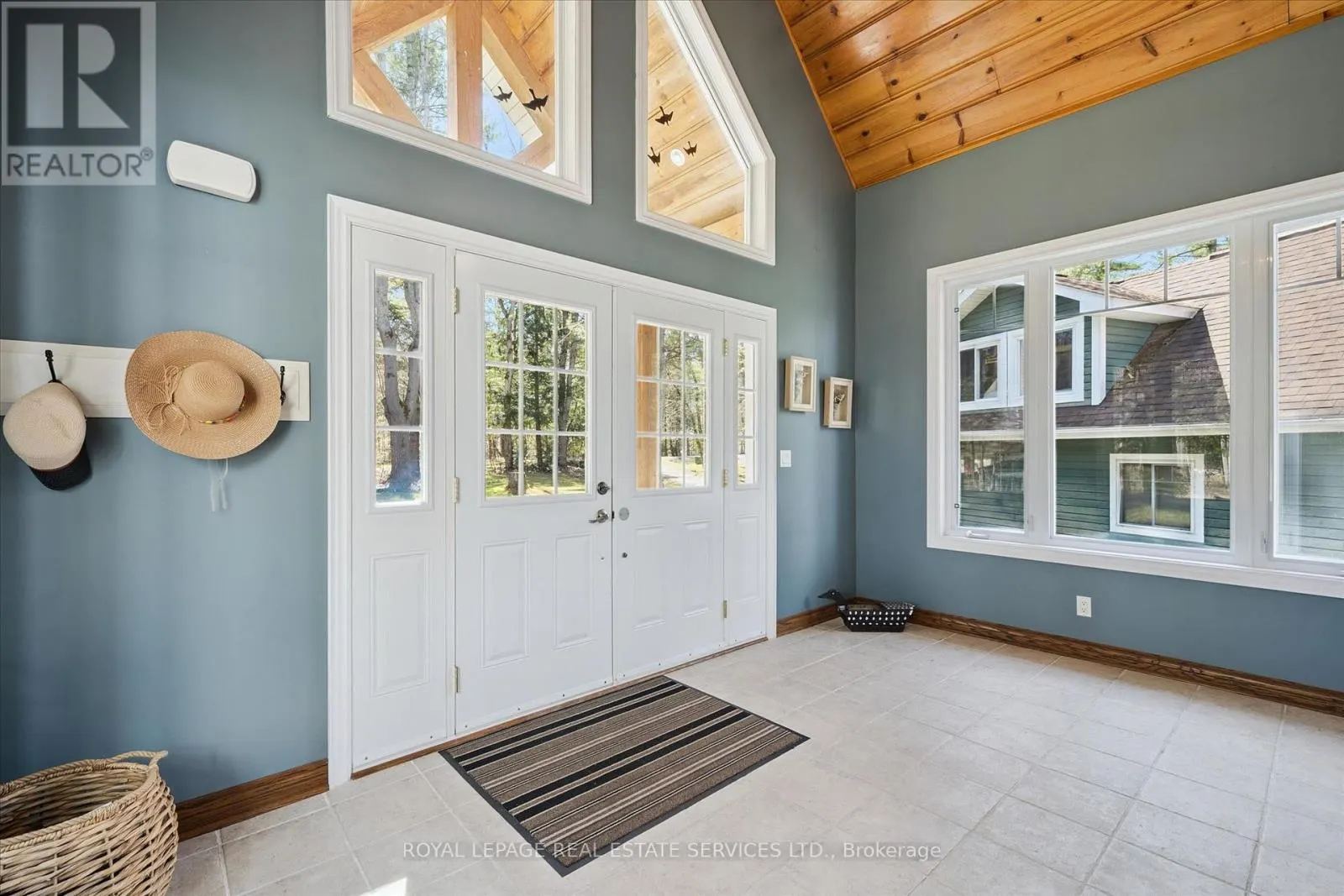 1383 MOON RIVER ROAD
