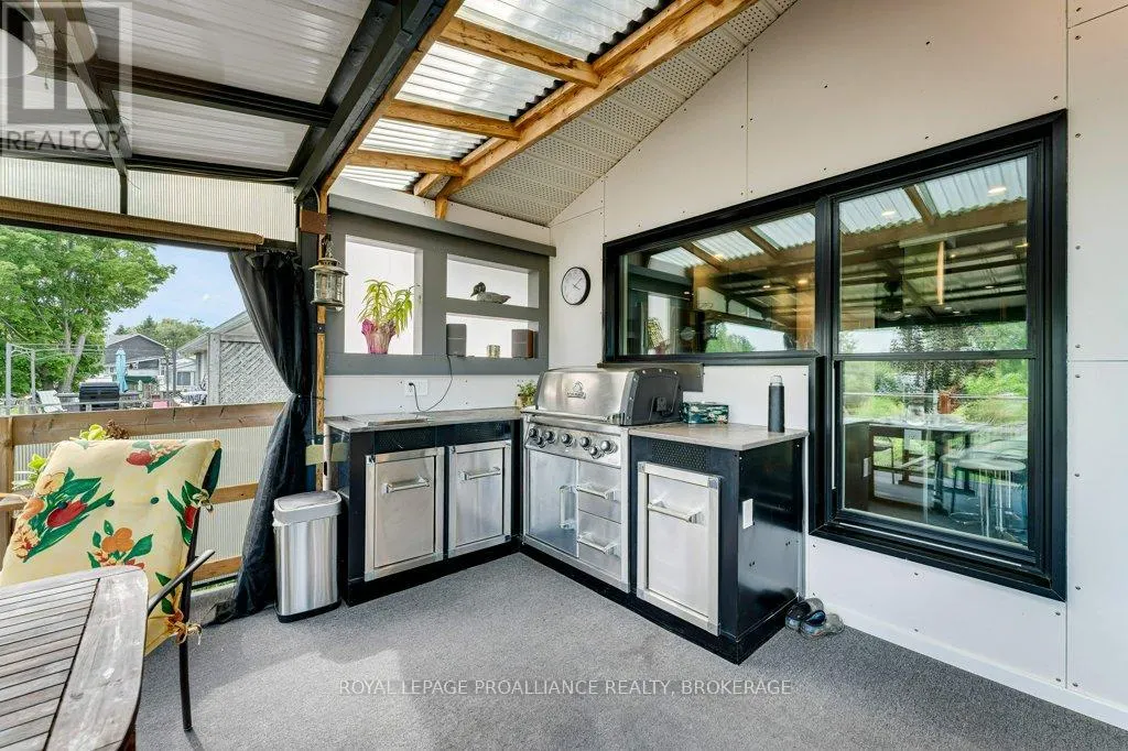 25 WILLOWBANK ROAD E
