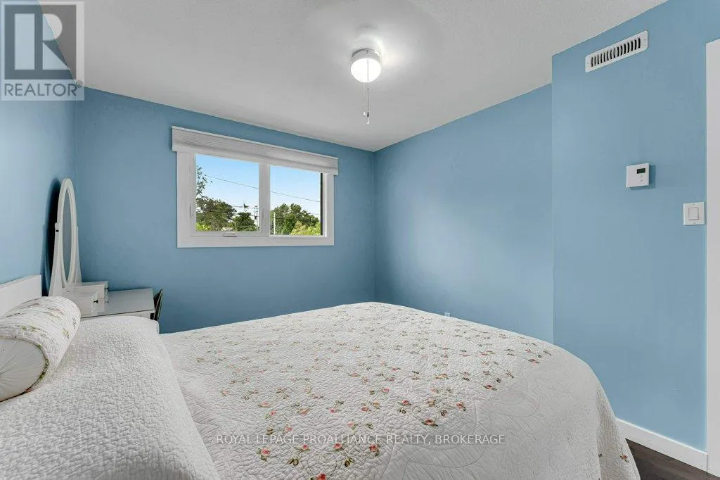 25 WILLOWBANK ROAD E