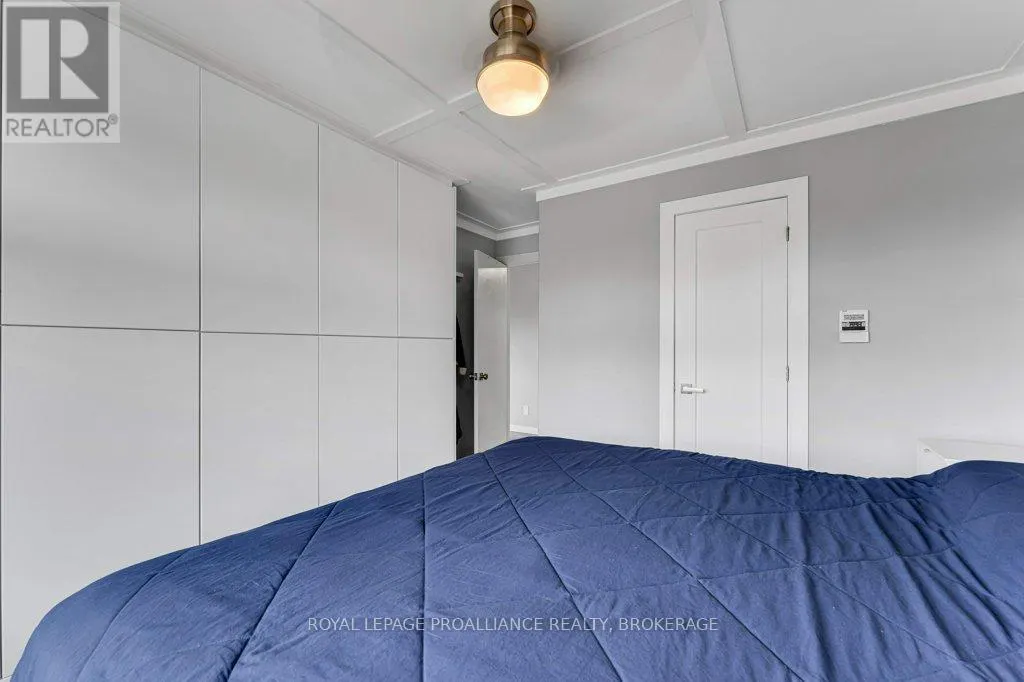 25 WILLOWBANK ROAD E