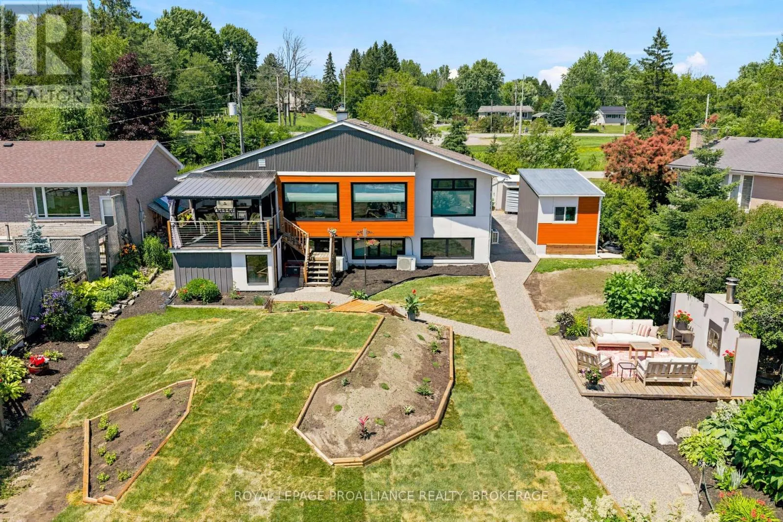 25 WILLOWBANK ROAD E