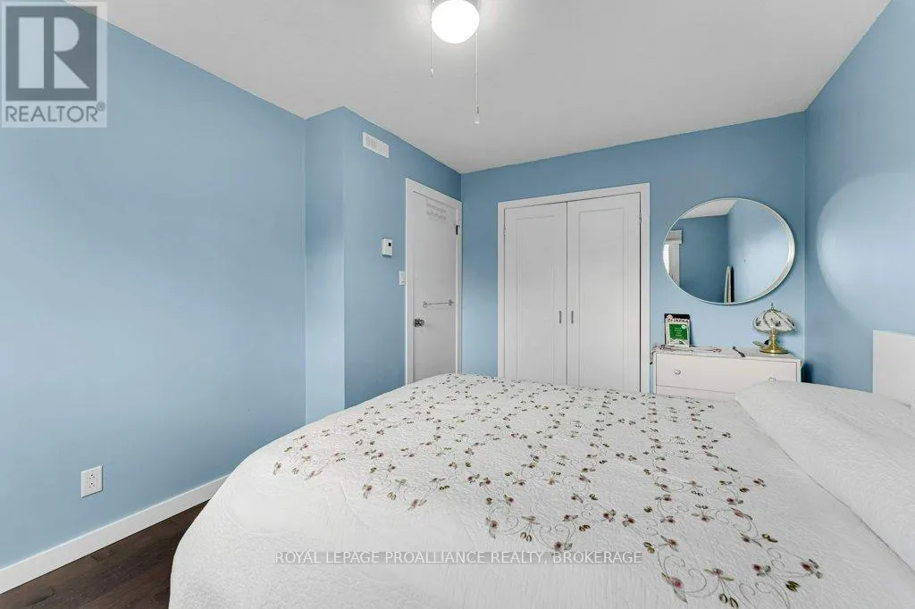 25 WILLOWBANK ROAD E