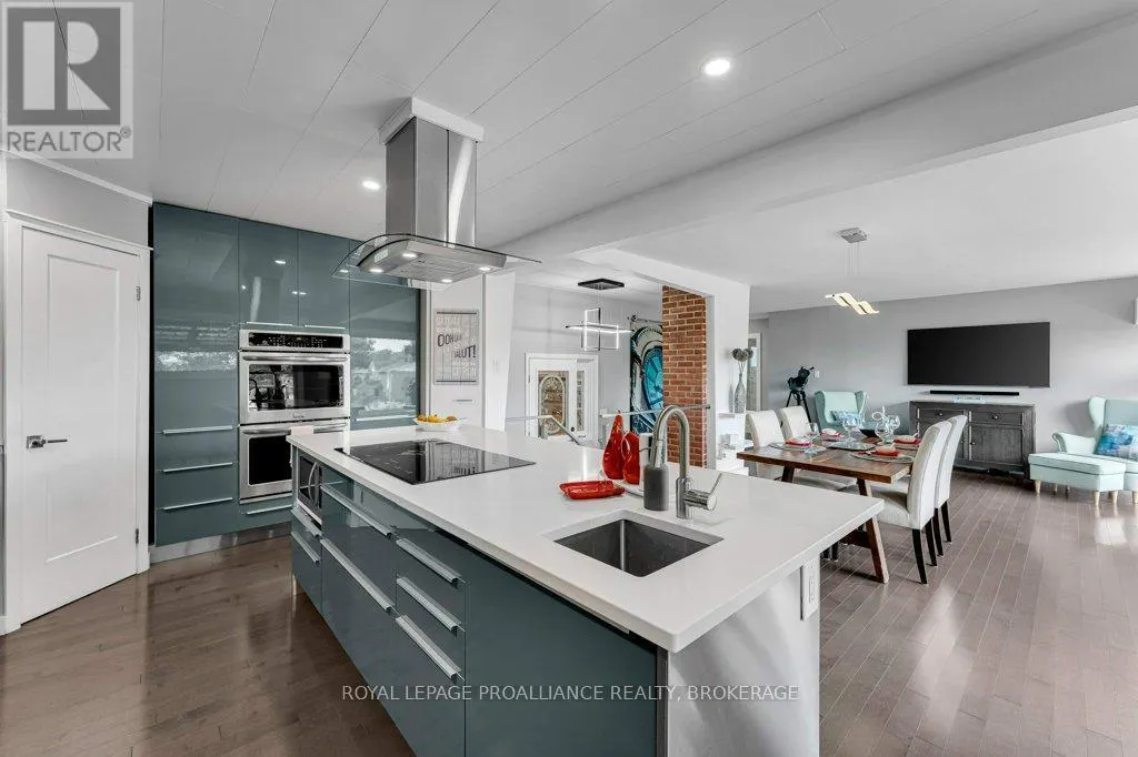 25 WILLOWBANK ROAD E