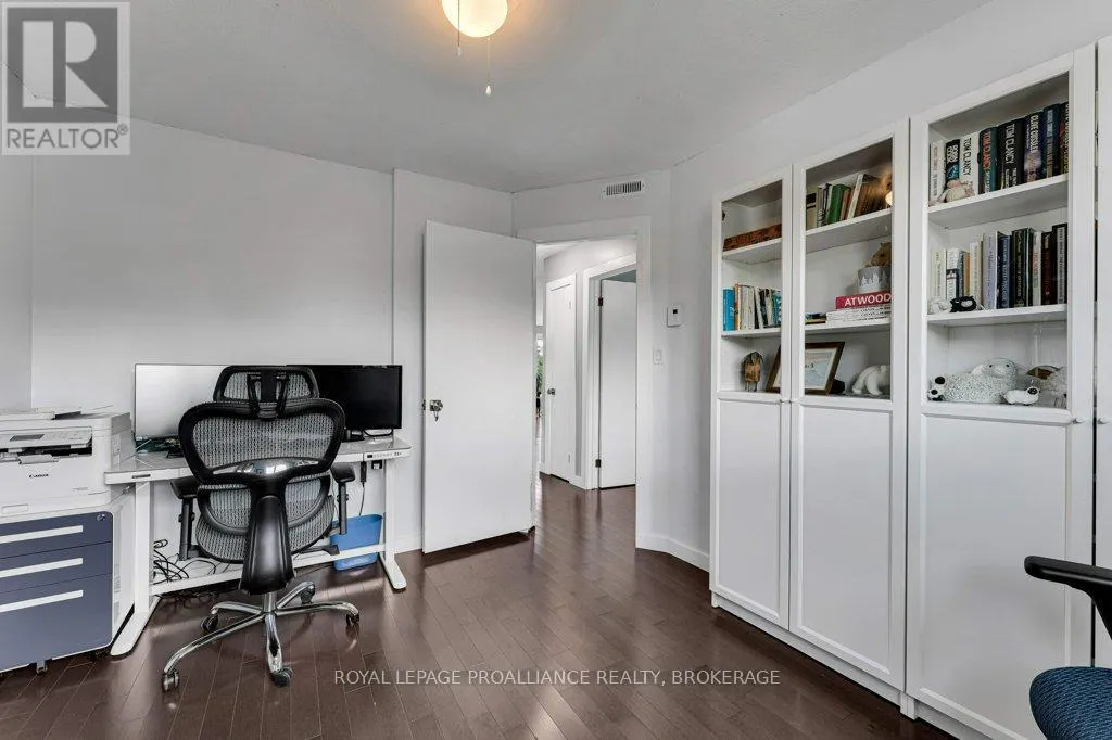 25 WILLOWBANK ROAD E
