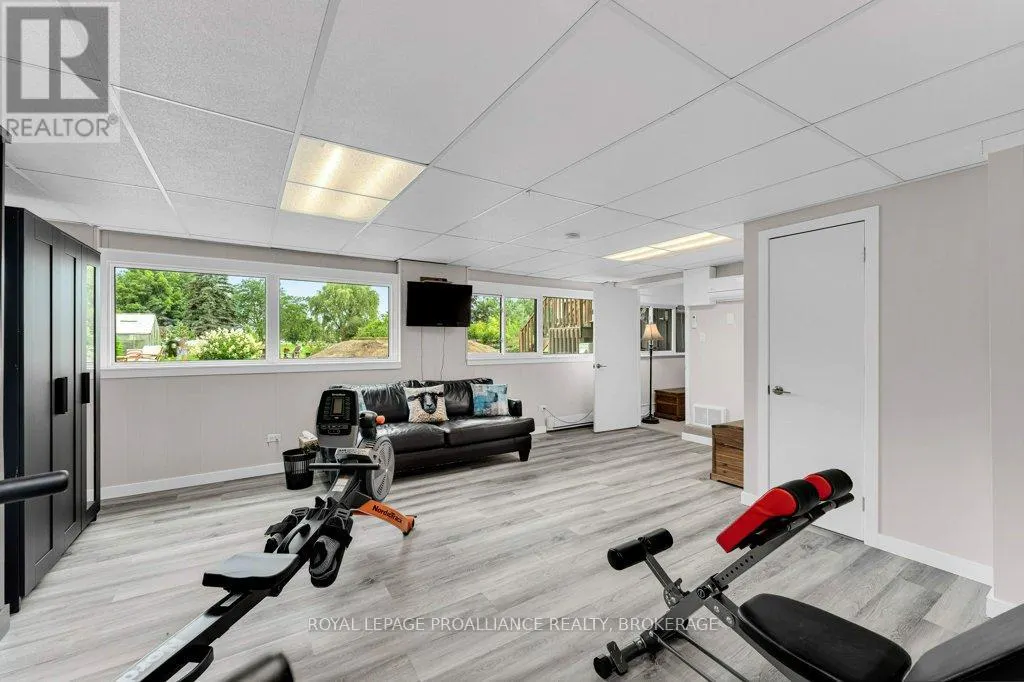 25 WILLOWBANK ROAD E
