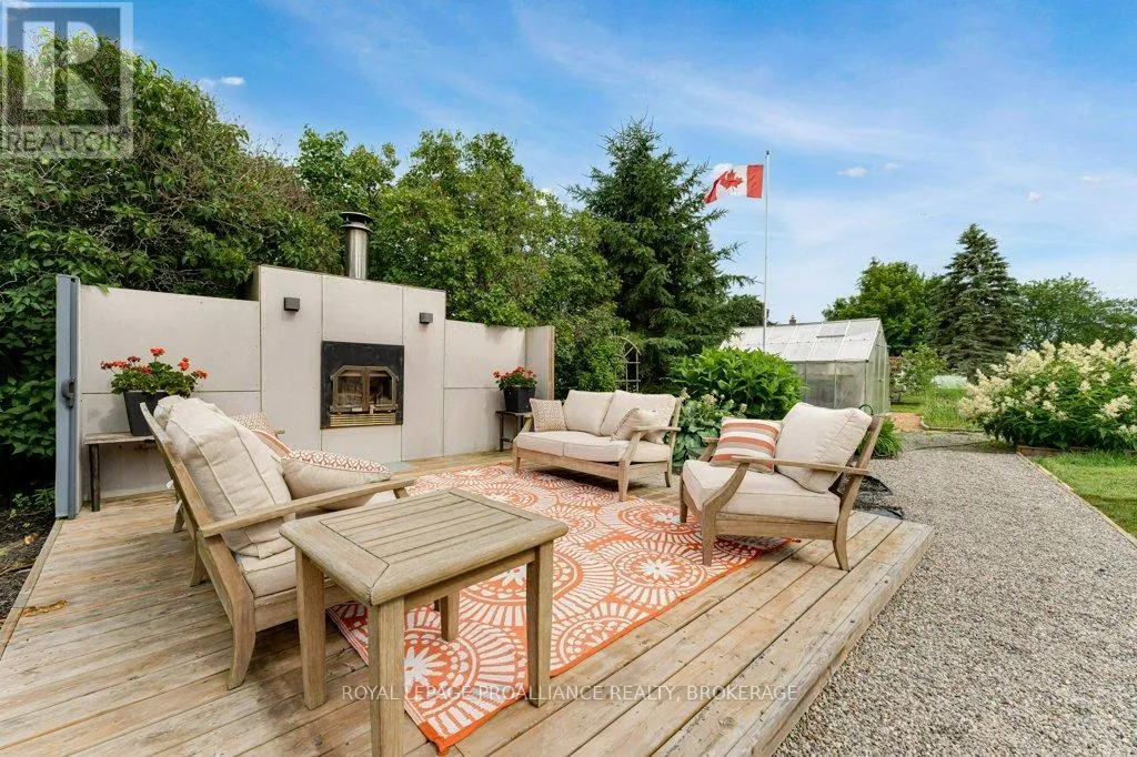 25 WILLOWBANK ROAD E