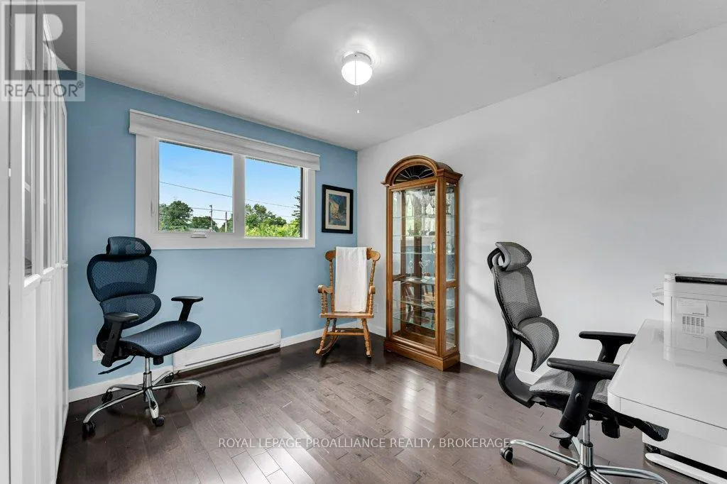 25 WILLOWBANK ROAD E