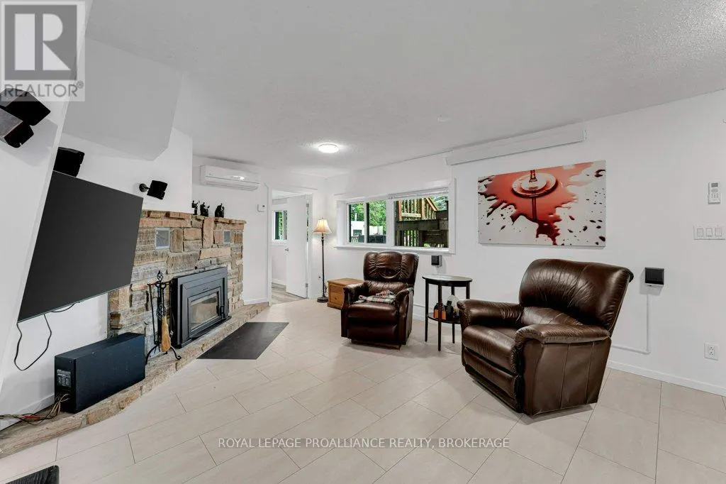 25 WILLOWBANK ROAD E