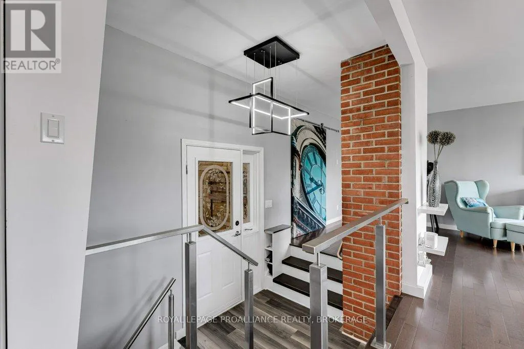 25 WILLOWBANK ROAD E