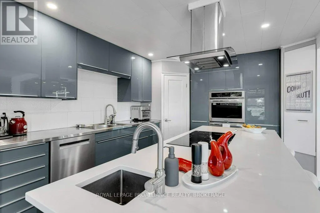 25 WILLOWBANK ROAD E